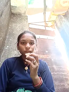 Snapshot of Idhika_Jha chatting on December 2, 9:11 am Idhika Jha online show from December 2, 9:11 am