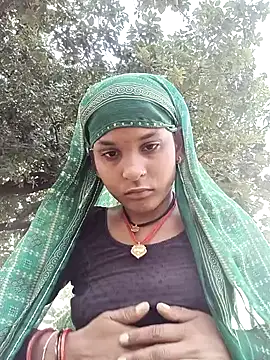 Snapshot of Idhika_Jha chatting on September 28, 10:33 am Idhika Jha online show from September 28, 10:33 am