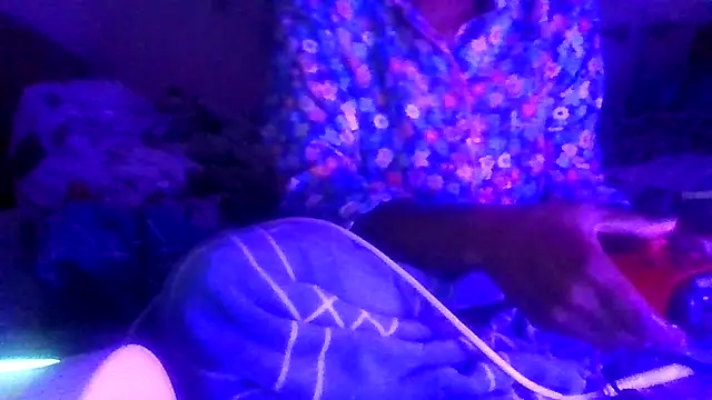 prettymaa online show from April 10, 5:25 am