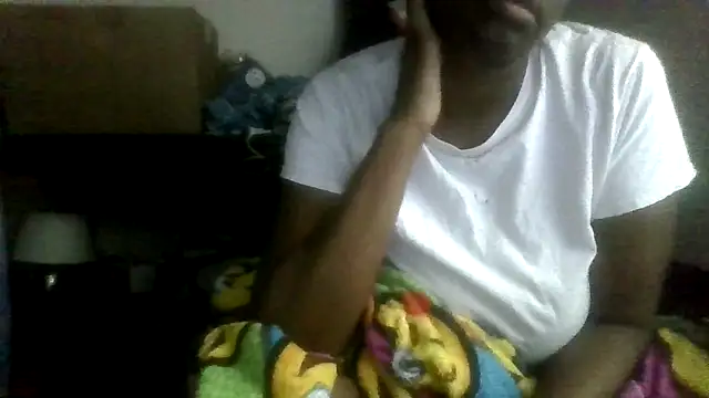 Snapshot of prettymaa chatting on December 13, 9:43 pm prettymaa online show from December 13, 9:43 pm