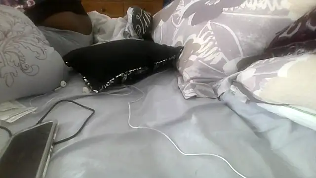 prettymaa online show from January 6, 6:45 pm