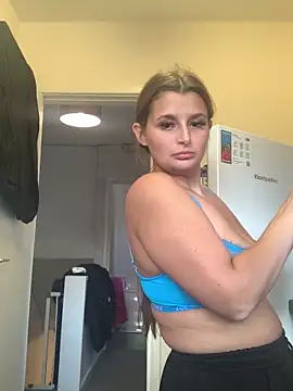 Goldiebaby online show from September 23, 2:13 pm