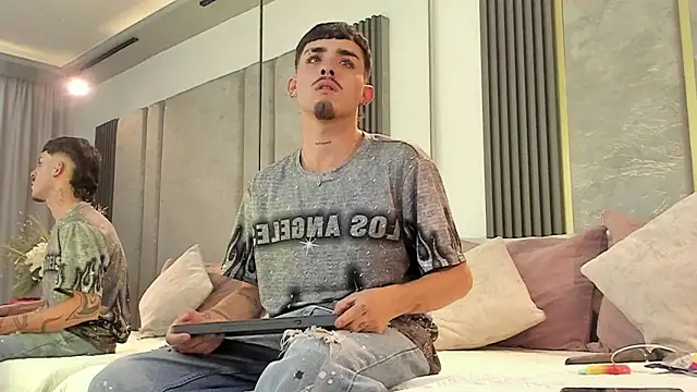 NikoStone  online show from April 17, 5:43 am