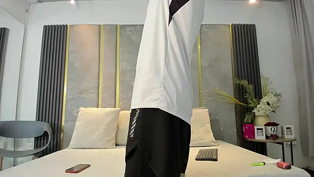 NikoStone  online show from December 5, 4:44 am