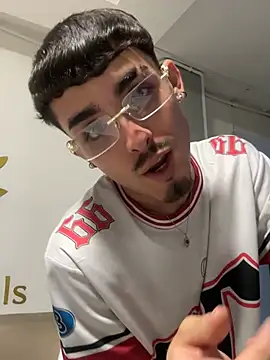 Snapshot of NikoStone_ chatting on February 13, 5:29 am NikoStone online show from February 13, 5:29 am