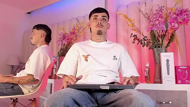 NikoStone  online show from April 16, 1:50 am