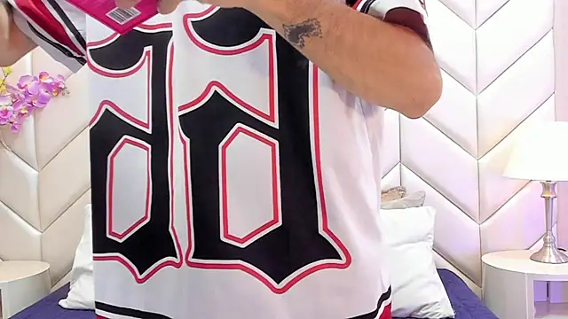 NikoStone  online show from September 19, 4:05 am