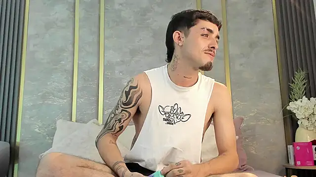 Snapshot of NikoStone_ chatting on February 26, 5:29 am NikoStone online show from February 26, 5:29 am