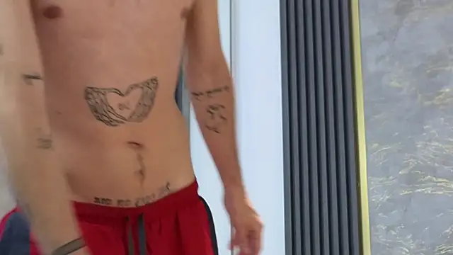 Snapshot of NikoStone_ chatting on December 20, 4:37 am NikoStone online show from December 20, 4:37 am