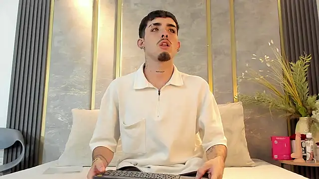 Snapshot of NikoStone_ chatting on December 23, 1:16 am NikoStone online show from December 23, 1:16 am