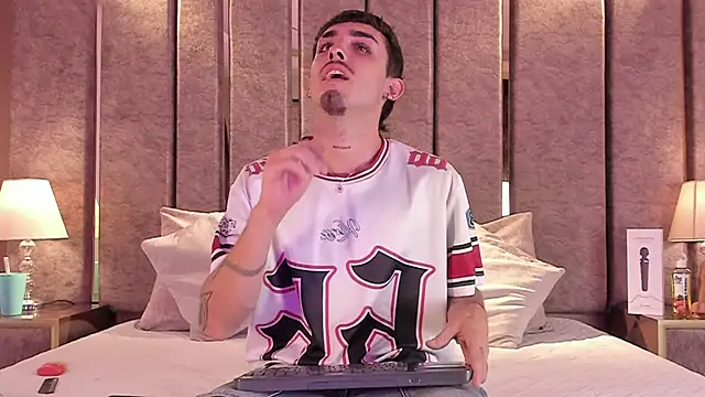 NikoStone  online show from April 14, 3:44 am