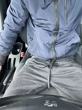 Snapshot of bmwe71 chatting on February 20, 10:39 am bmwe71 online show from February 20, 10:39 am