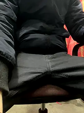 Snapshot of bmwe71 chatting on December 1, 2:51 pm bmwe71 online show from December 1, 2:51 pm