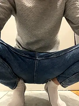 Snapshot of bmwe71 chatting on January 17, 5:16 pm bmwe71 online show from January 17, 5:16 pm