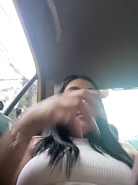 Sophie Dreamss online show from April 5, 8:15 pm