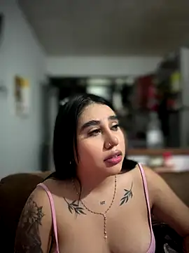 Snapshot of Sophie_Dreamss chatting on November 1, 10:47 pm Sophie Dreamss online show from November 1, 10:47 pm