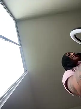 Sophie Dreamss online show from March 12, 8:35 pm