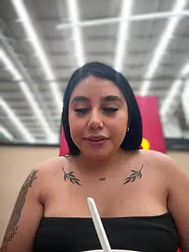 Snapshot of Sophie_Dreamss chatting on October 27, 7:48 pm Sophie Dreamss online show from October 27, 7:48 pm