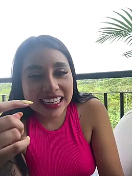 Sophie Dreamss online show from February 5, 7:32 pm