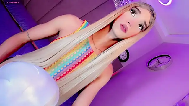 Snapshot of Nauthy_girl chatting on October 27, 12:28 pm Nauthy girl online show from October 27, 12:28 pm