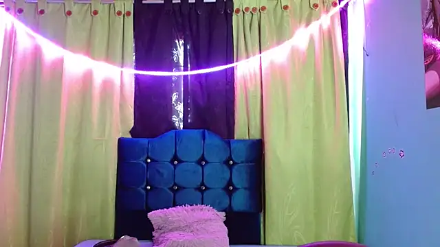 Snapshot of canelasexy_1 chatting on November 19, 7:58 pm canelasexy 1 online show from November 19, 7:58 pm