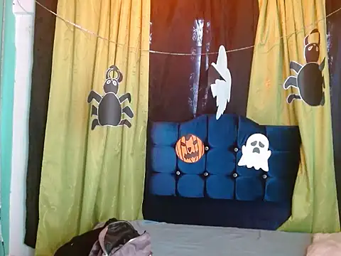 Snapshot of canelasexy_1 chatting on October 30, 8:17 pm canelasexy 1 online show from October 30, 8:17 pm