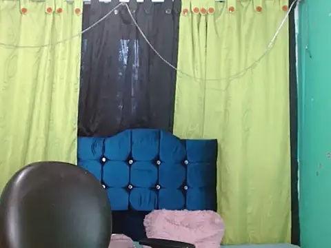 Snapshot of canelasexy_1 chatting on January 16, 10:25 pm canelasexy 1 online show from January 16, 10:25 pm