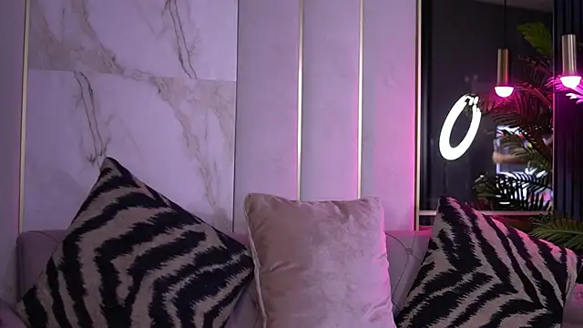 AishaaDevoe online show from May 5, 7:17 pm