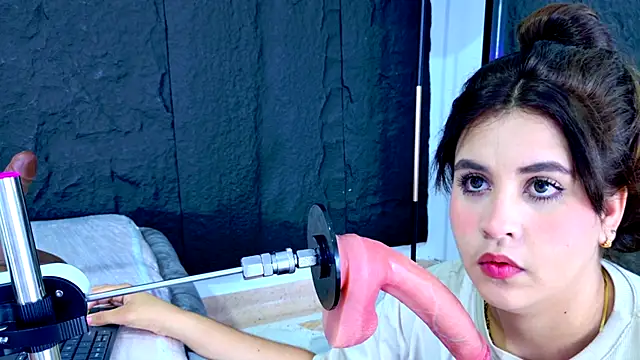 Snapshot of LizzyOlsen chatting on June 17, 4:23 am LizzyOlsen online show from June 17, 4:23 am