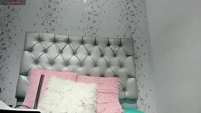 michelle perla online show from November 12, 6:45 pm