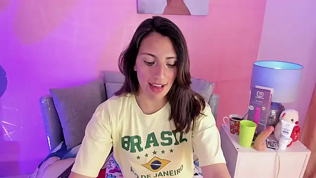 Snapshot of angelica_cute12 chatting on October 10, 8:09 pm angelica cute12 online show from October 10, 8:09 pm