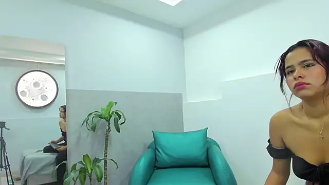 Snapshot of Sofia_villareal chatting on October 6, 12:06 pm Sofia villareal online show from October 6, 12:06 pm