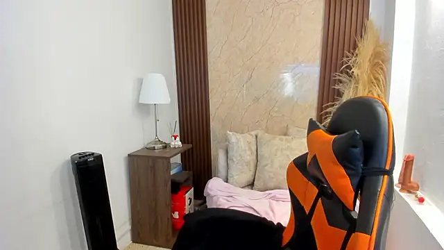 Thais kim online show from March 4, 4:04 pm