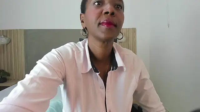 coral15  online show from November 13, 1:42 am