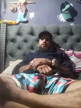 Snapshot of hairy_mannn chatting on July 22, 3:30 am hairy mannn online show from July 22, 3:30 am