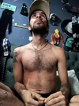 hairy mannn online show from December 15, 1:28 pm