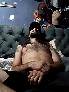 hairy mannn online show from December 22, 5:13 pm