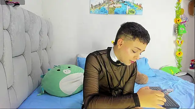 christopher Hot online show from February 6, 8:05 pm