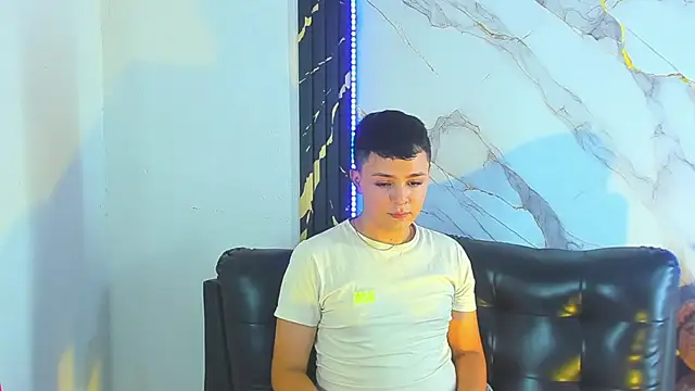 christopher Hot online show from May 7, 1:32 am