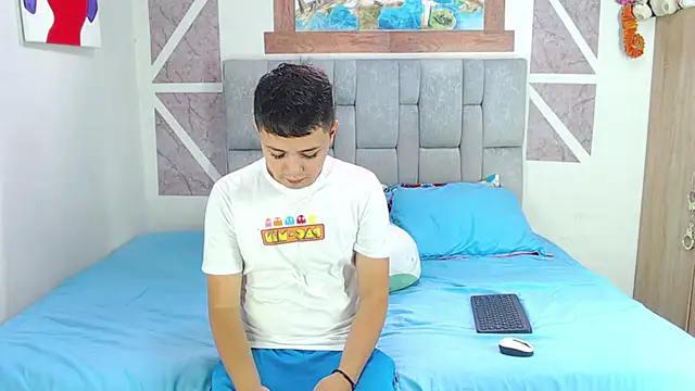 christopher Hot online show from May 7, 4:21 pm
