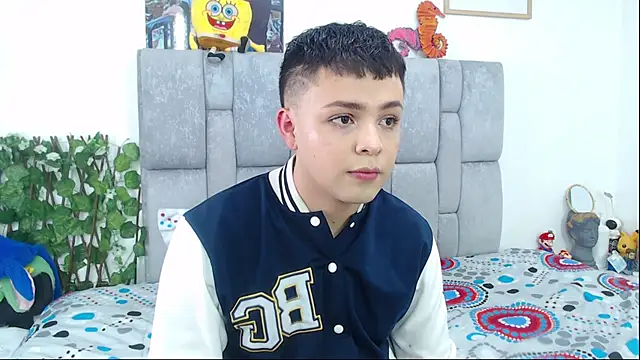Snapshot of christopher_Hot chatting on September 30, 7:31 pm christopher Hot online show from September 30, 7:31 pm