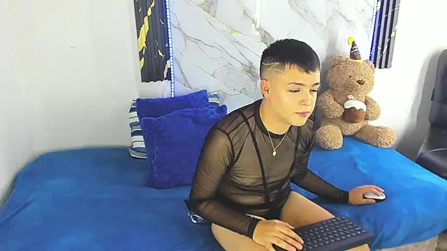 christopher Hot online show from June 6, 8:58 pm