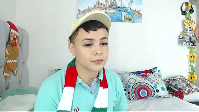 Snapshot of christopher_Hot chatting on December 3, 8:52 pm christopher Hot online show from December 3, 8:52 pm