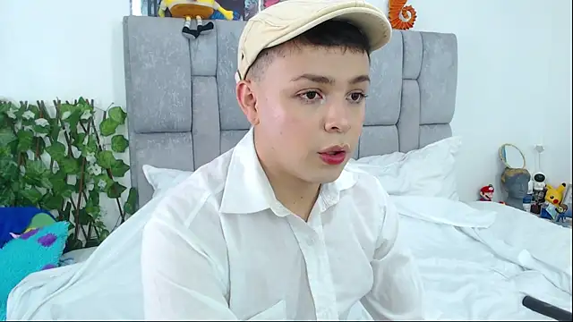 Snapshot of christopher_Hot chatting on October 3, 9:16 pm christopher Hot online show from October 3, 9:16 pm
