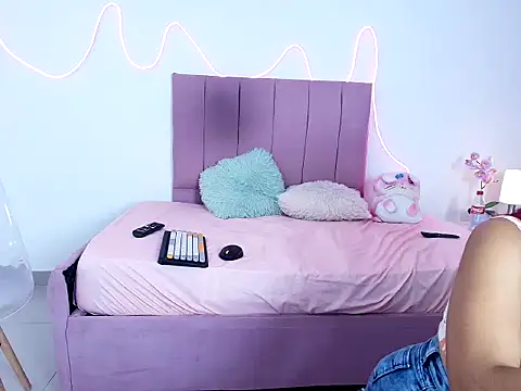 Snapshot of Redhair6 chatting on December 4, 6:51 pm Redhair6 online show from December 4, 6:51 pm