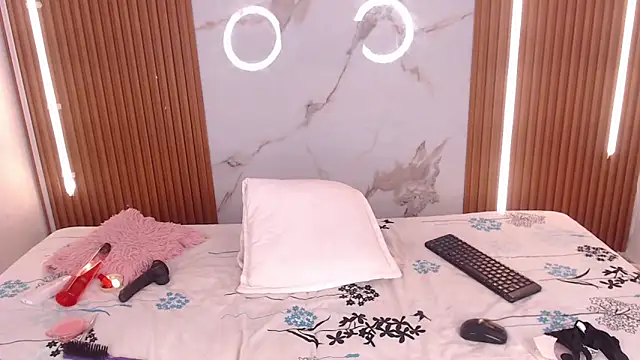 Snapshot of brithanny_03 chatting on December 13, 8:04 pm brithanny 03 online show from December 13, 8:04 pm