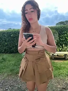 roxyrougee online show from May 5, 10:40 am