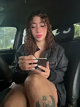 roxyrougee online show from April 28, 11:25 am