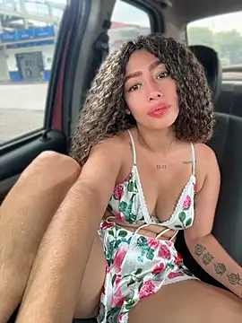 Snapshot of roxyrougee chatting on June 23, 12:36 pm roxyrougee online show from June 23, 12:36 pm