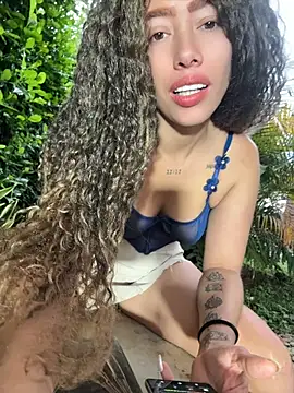 Snapshot of roxyrougee chatting on July 9, 11:20 am roxyrougee online show from July 9, 11:20 am